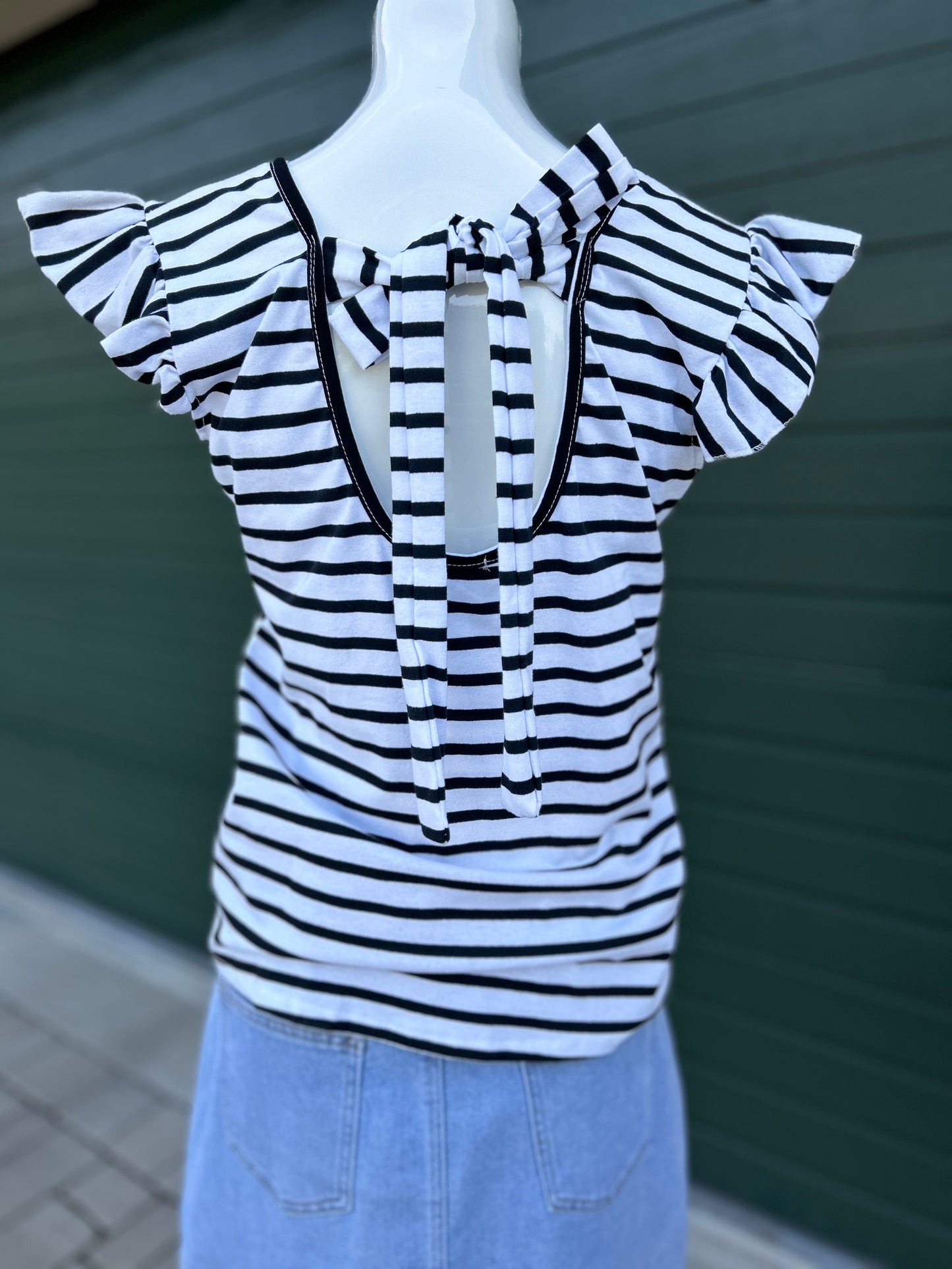 Shirt mit Schleife am Rücken