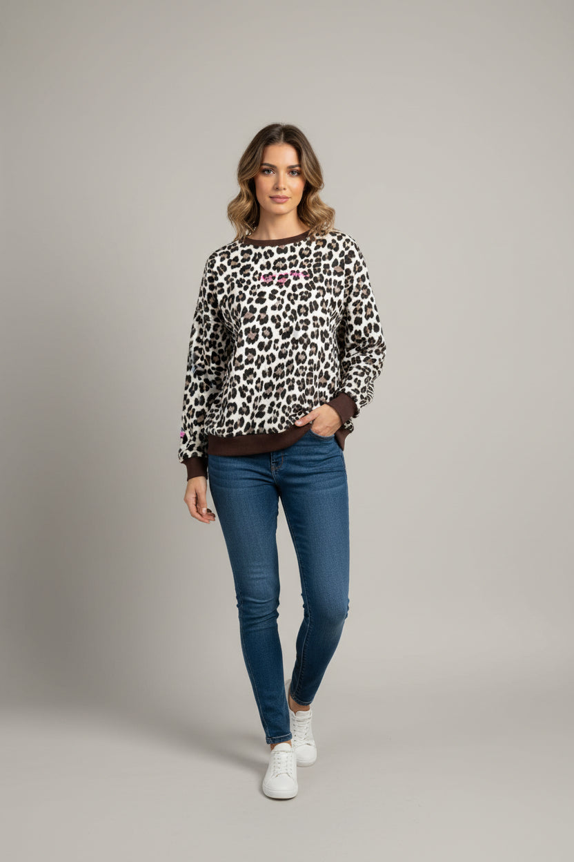 Pullover Namaste Leo Print mit Statement Rücken