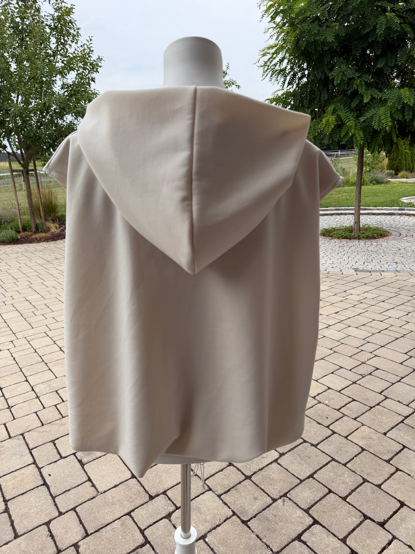 Weste Kapuze beige