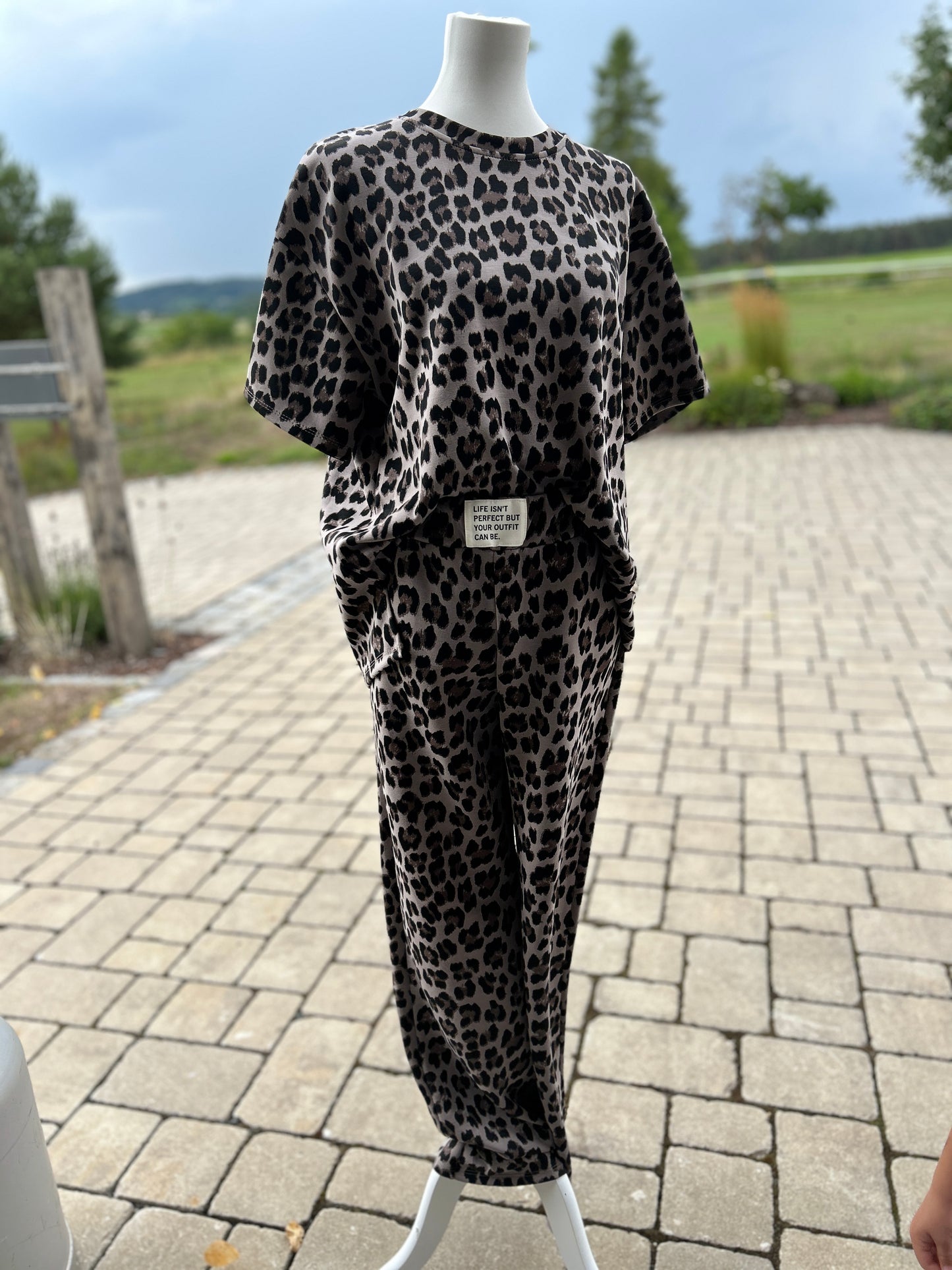 Weit geschnittene High-Waist Hose Leo