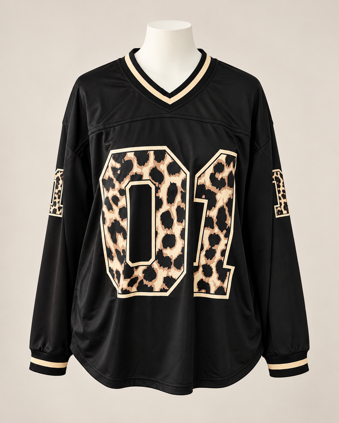 Oversize Shirt in Schwarz mit Leo-Print