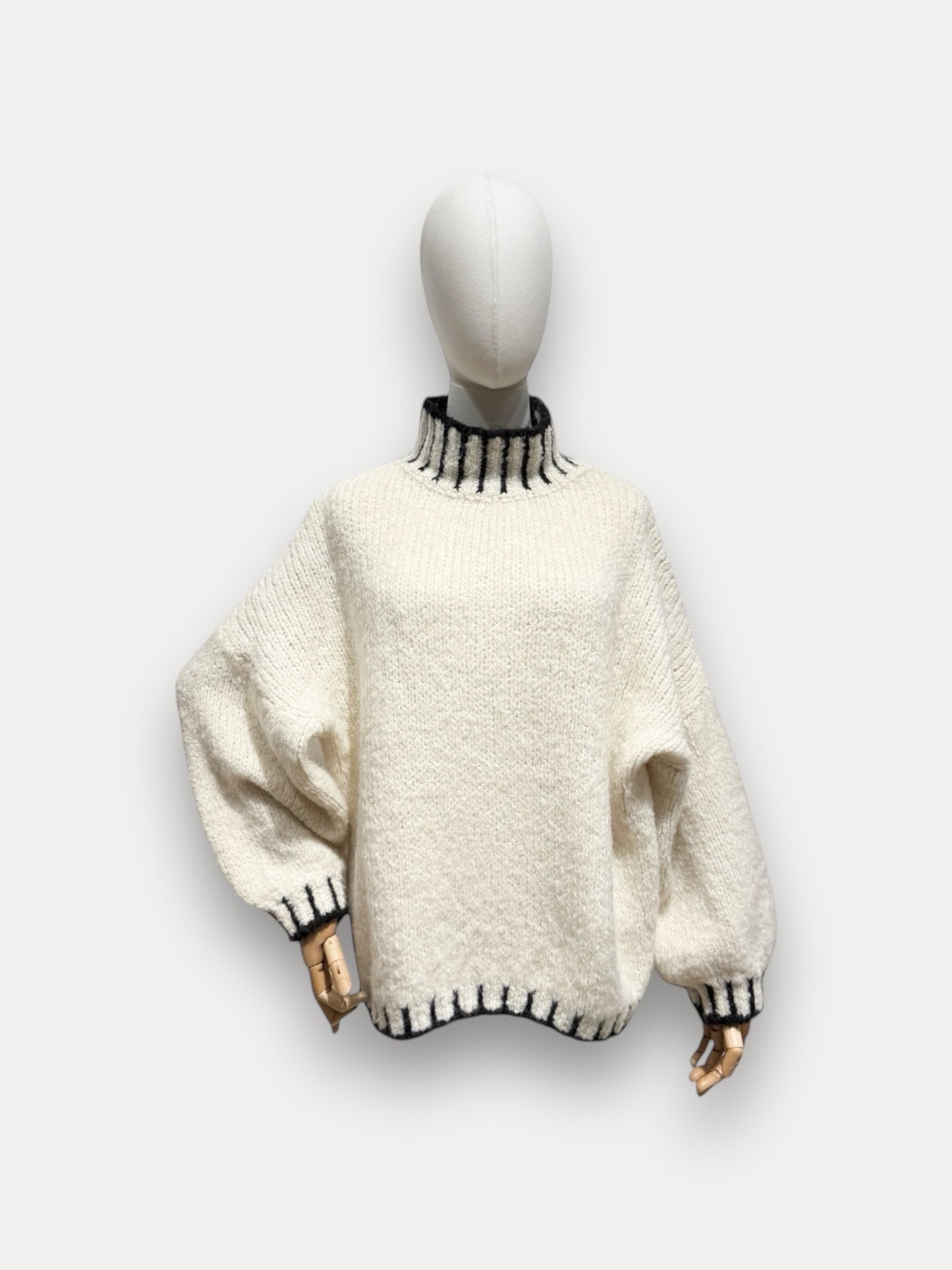 Pullover Turtle Neck Ecru
