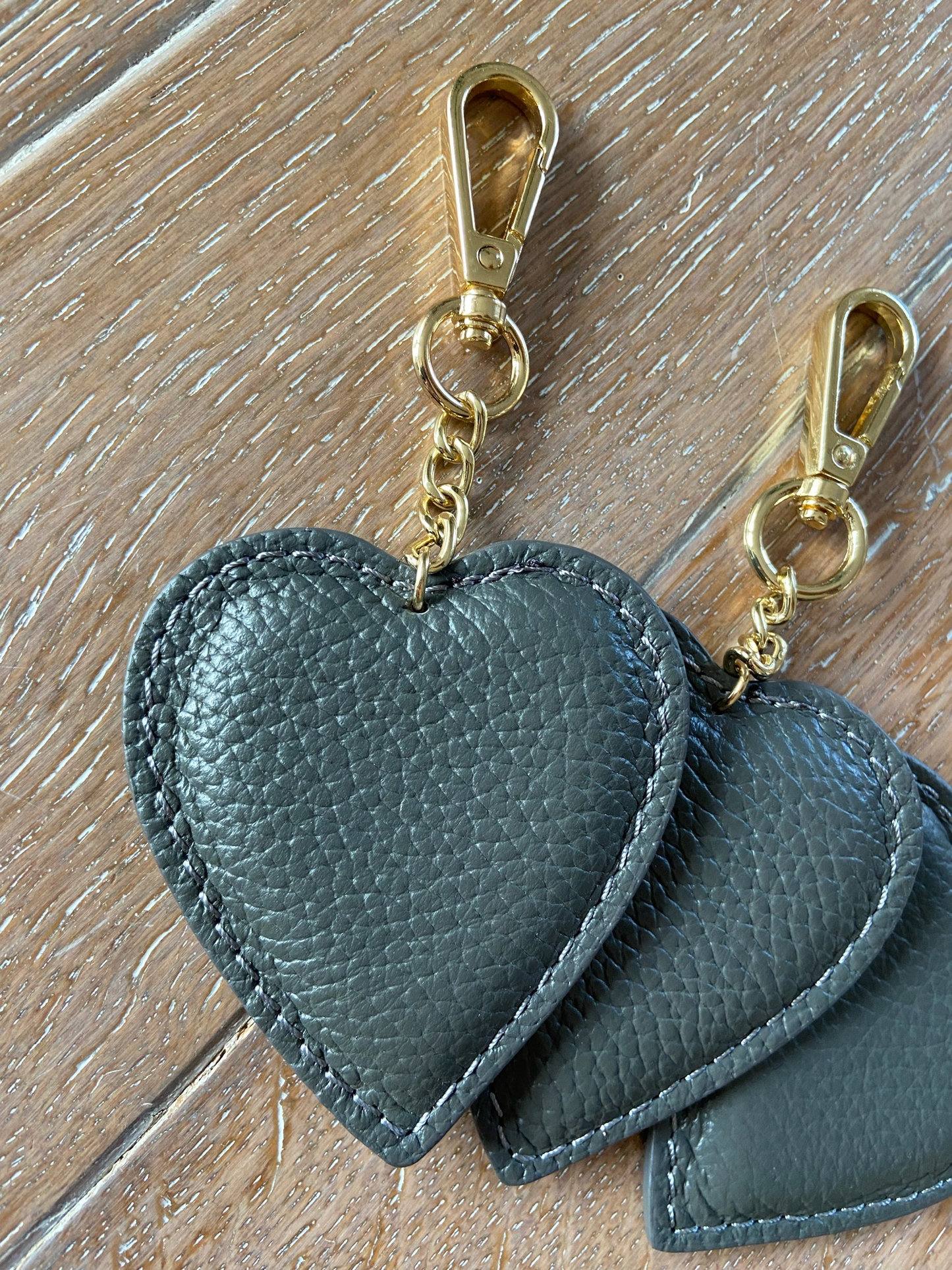 Anhänger Herz grau aus Leder