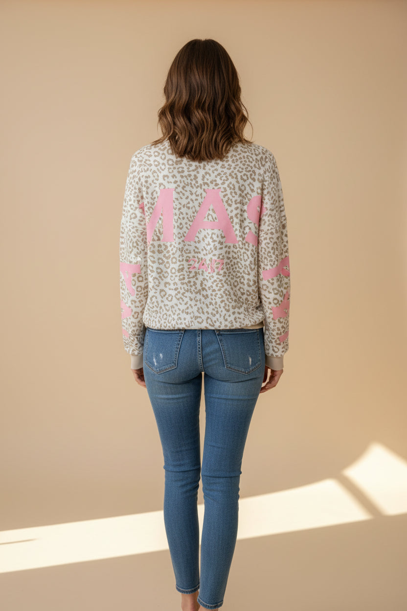 Pullover Namaste Leo Print mit Statement Rücken