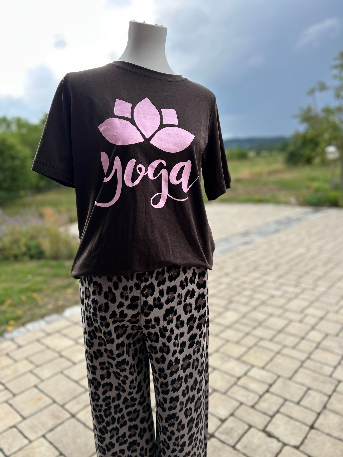 Short Yoga Schoko
