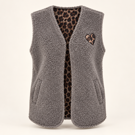 Teddyweste mit Leo-Herz – in Grau & Dunkelbraun