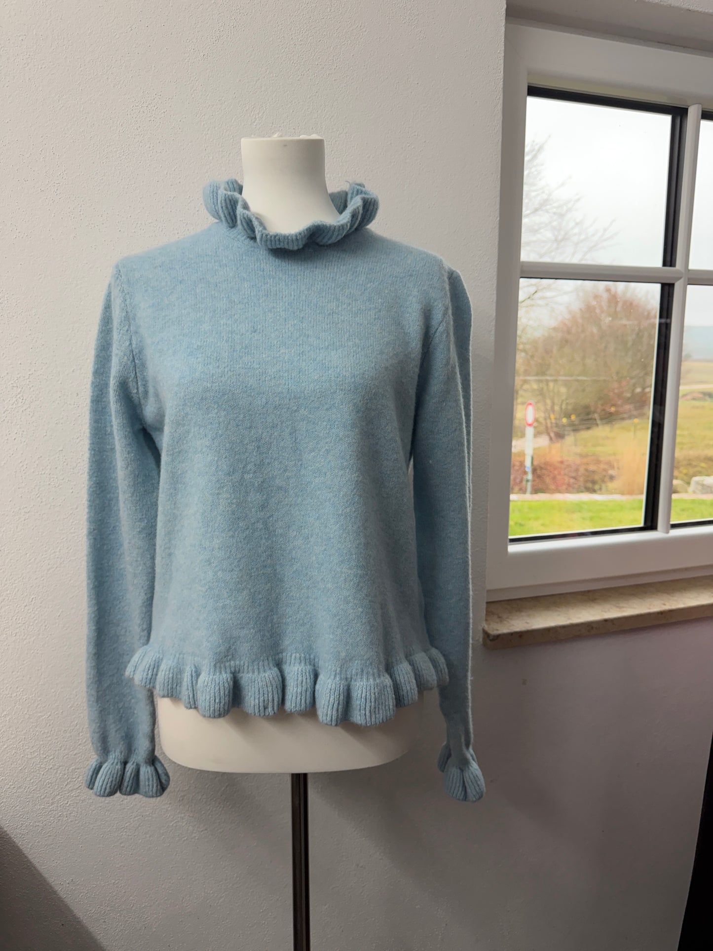 Pullover Blumenkragen hellblau