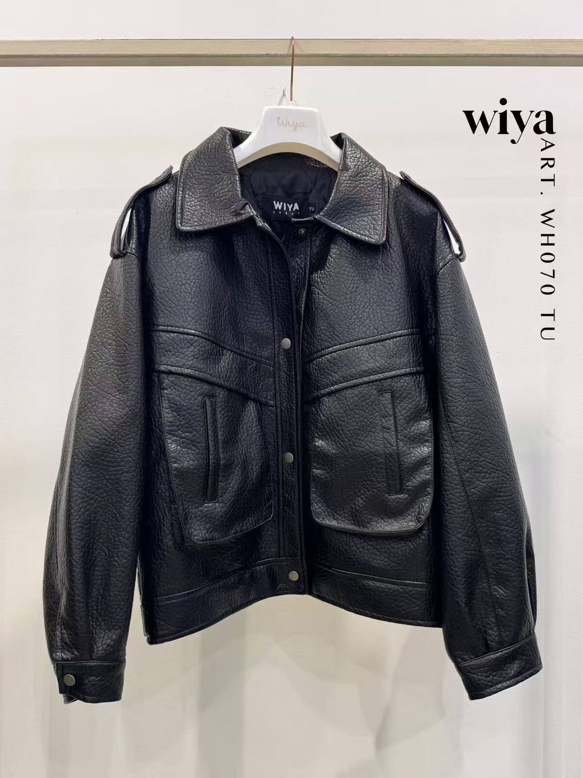 Kunstlederjacke mit genarbter Textur  schwarz