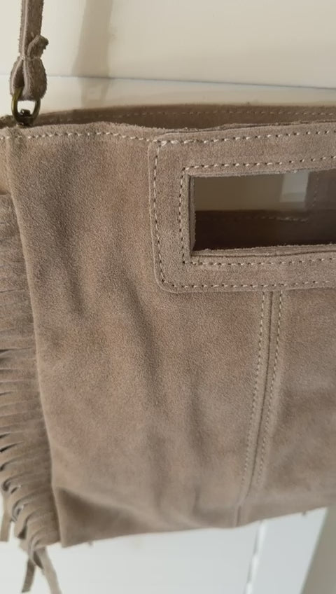 Handtasche mit Franzen￼